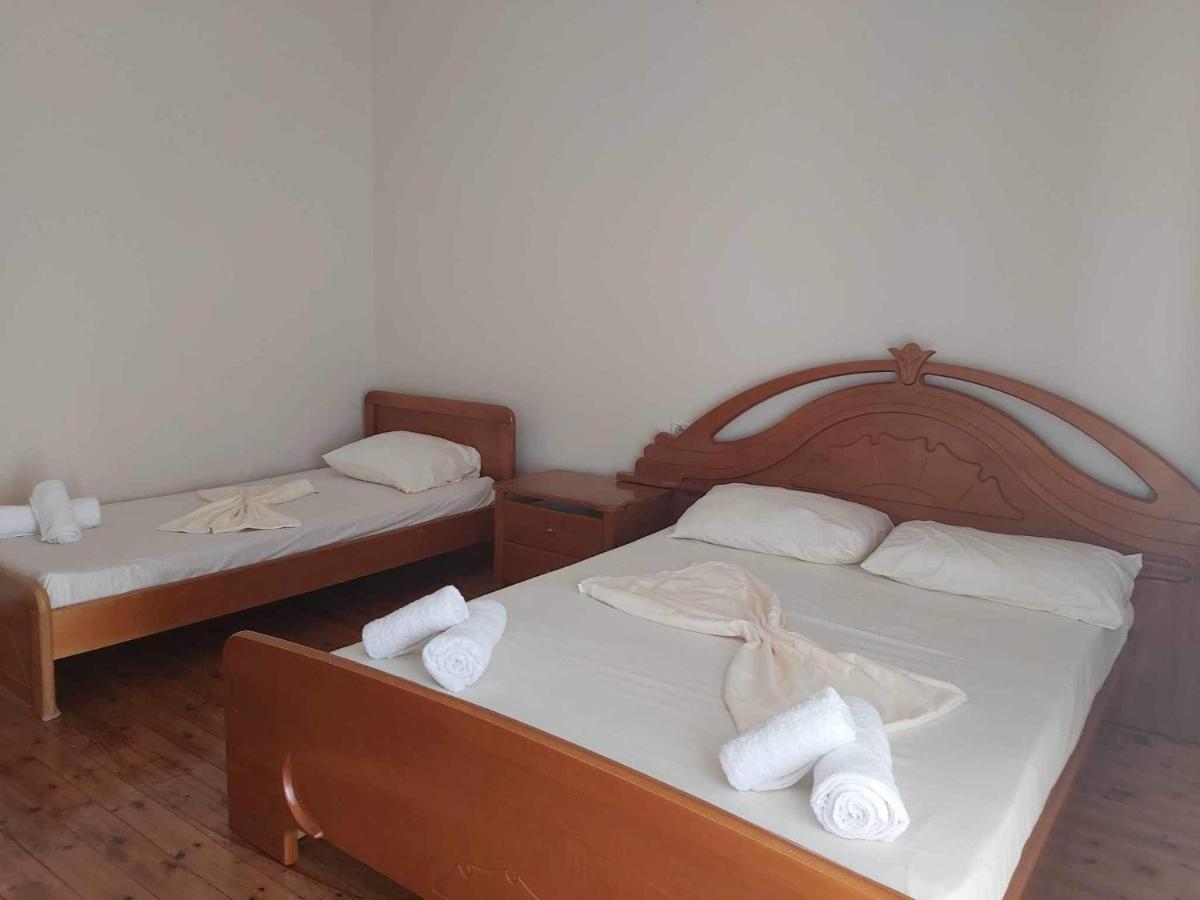 White Panorama Apartment Sarandë Exteriör bild
