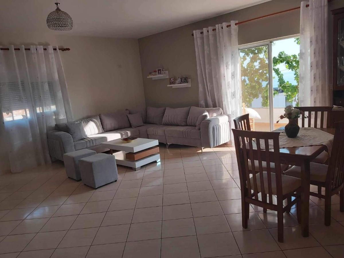 White Panorama Apartment Sarandë Exteriör bild