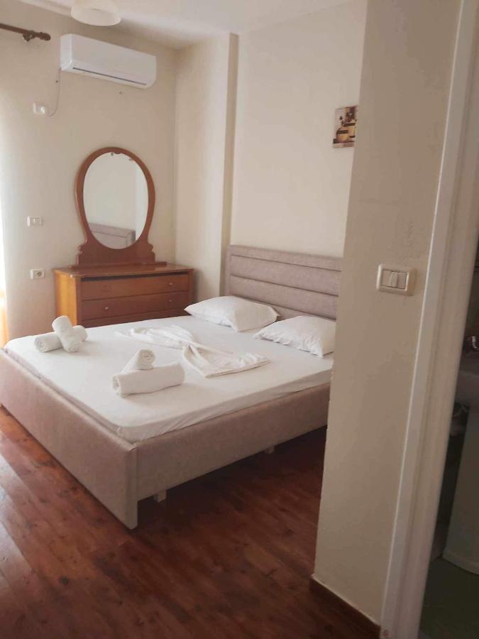 White Panorama Apartment Sarandë Exteriör bild