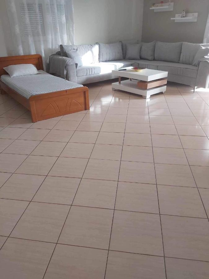 White Panorama Apartment Sarandë Exteriör bild
